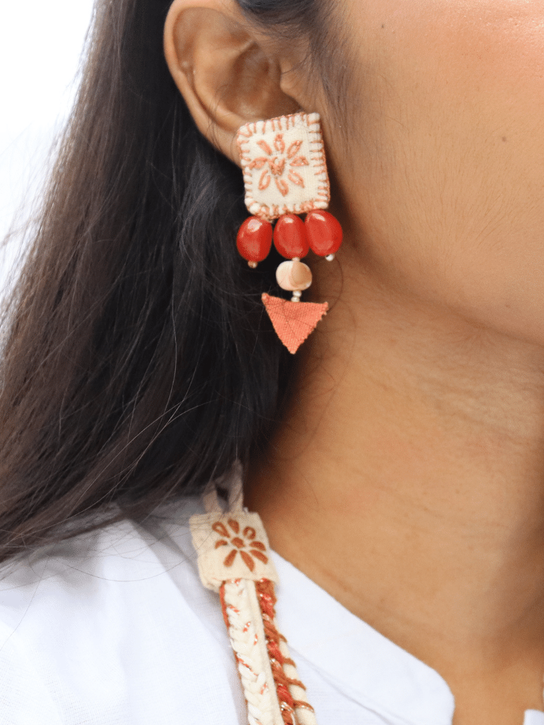 THREAD & BEAD WORK SET – CORAL