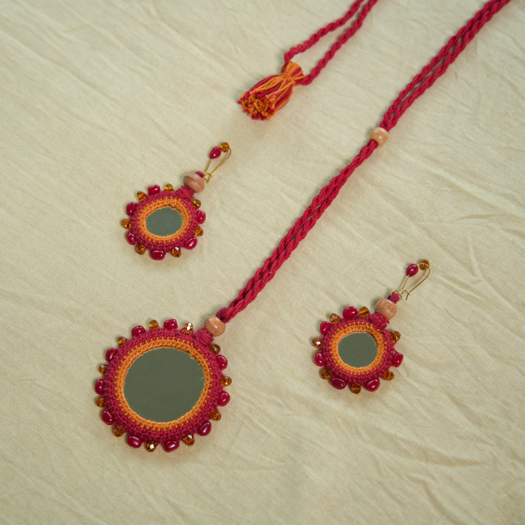 CIRCULAR MIRROR WITH CORNER BEADS