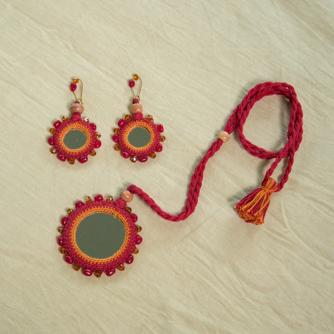 CIRCULAR MIRROR WITH CORNER BEADS