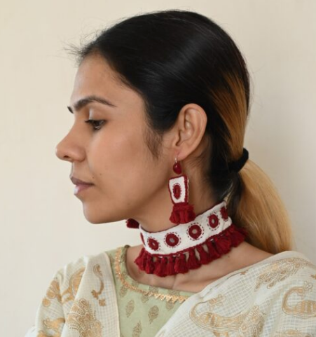 CHOKER