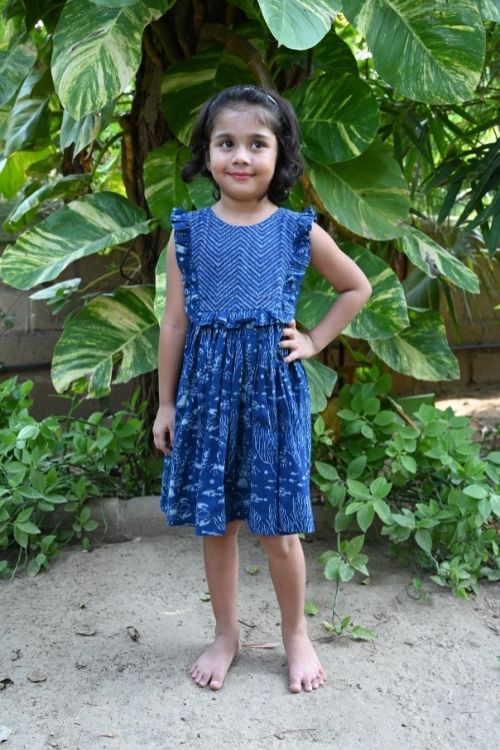 MORALFIBRE NATURAL INDIGO PRINTED GIRLS FRILLY SEA SCAPE SLEEVELESS FROCK