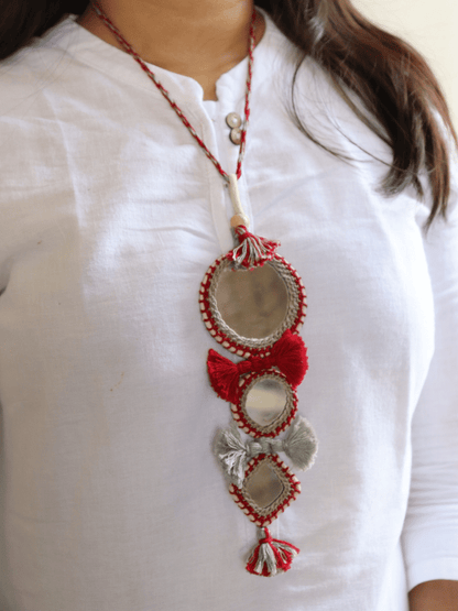 3 MIRRORS NECKLACE – MAROON & CREAM
