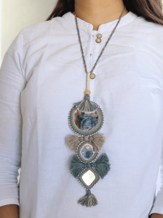 3 MIRRORS NECKLACE – GREY BLUE & CREAM