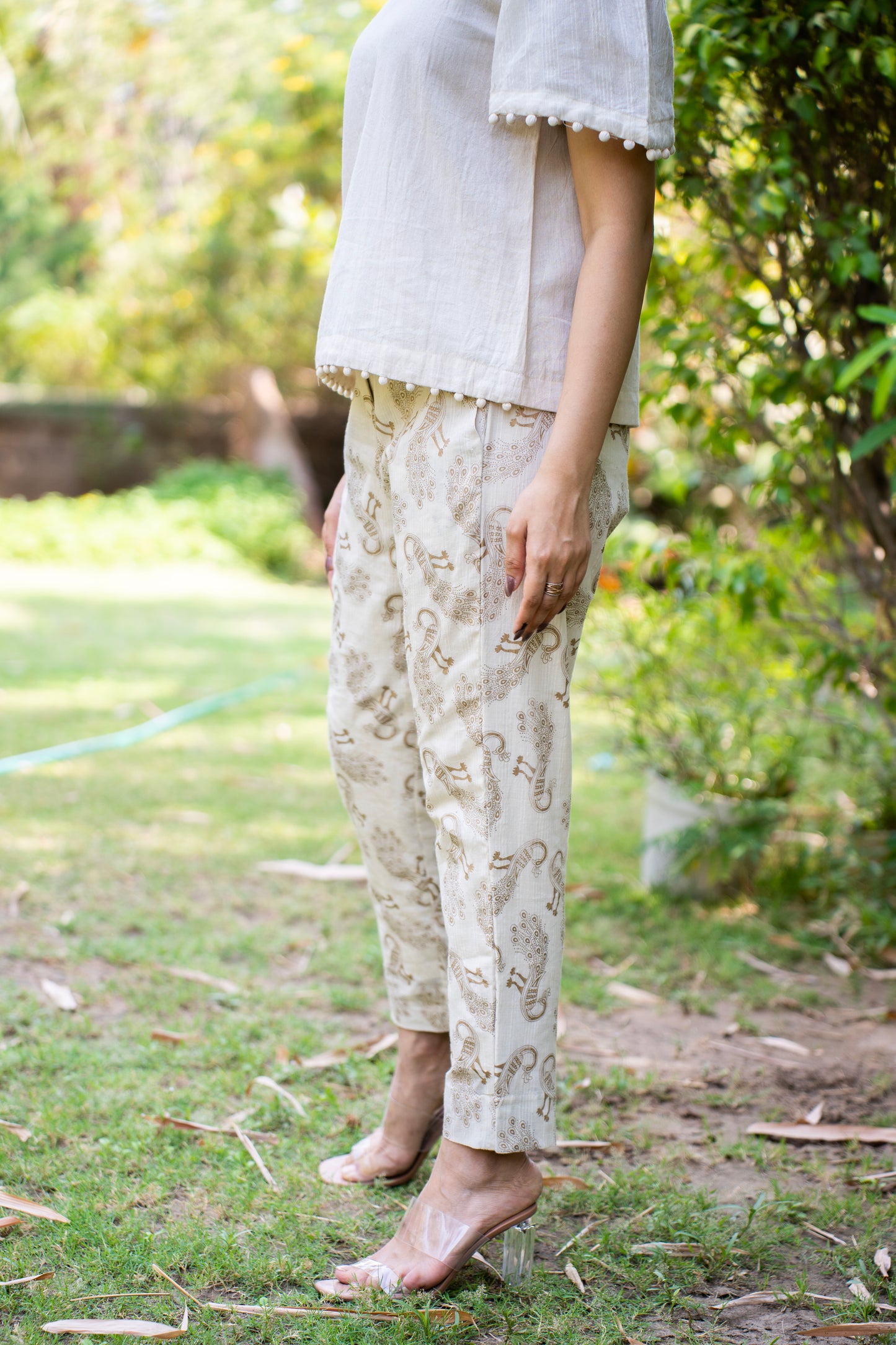 MORALFIBRE GOLDEN PEACOCK MORALFIBRE GOLDEN PEACOCK ANKLE PANTS