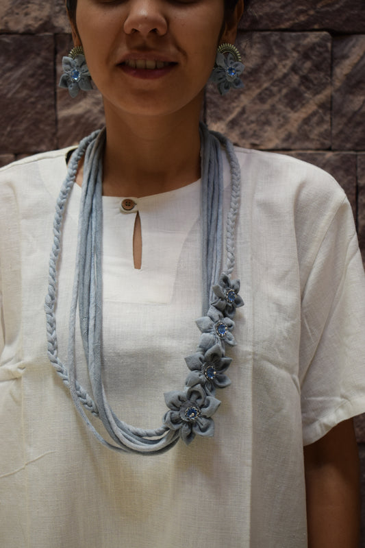 DYNAMIC THREAD NECKLACE – STEEL GREY