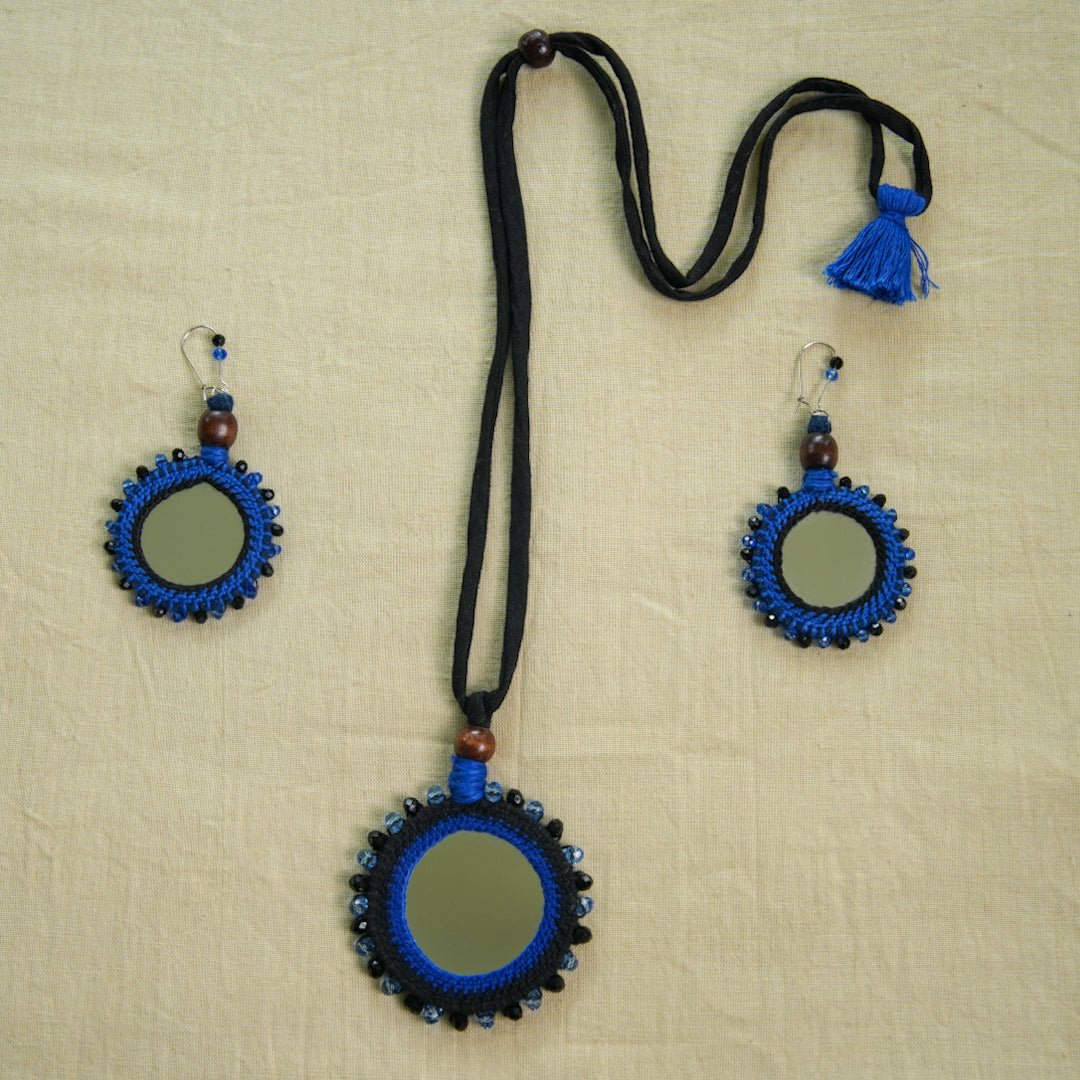 CIRCULAR MIRROR WITH CORNER BEADS