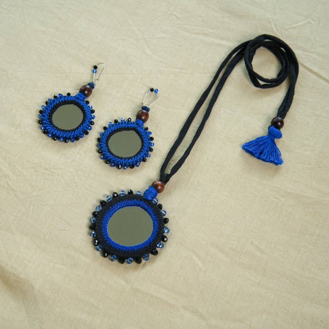 CIRCULAR MIRROR WITH CORNER BEADS
