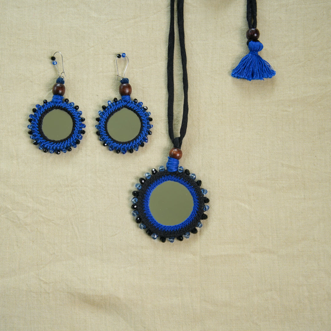 CIRCULAR MIRROR WITH CORNER BEADS