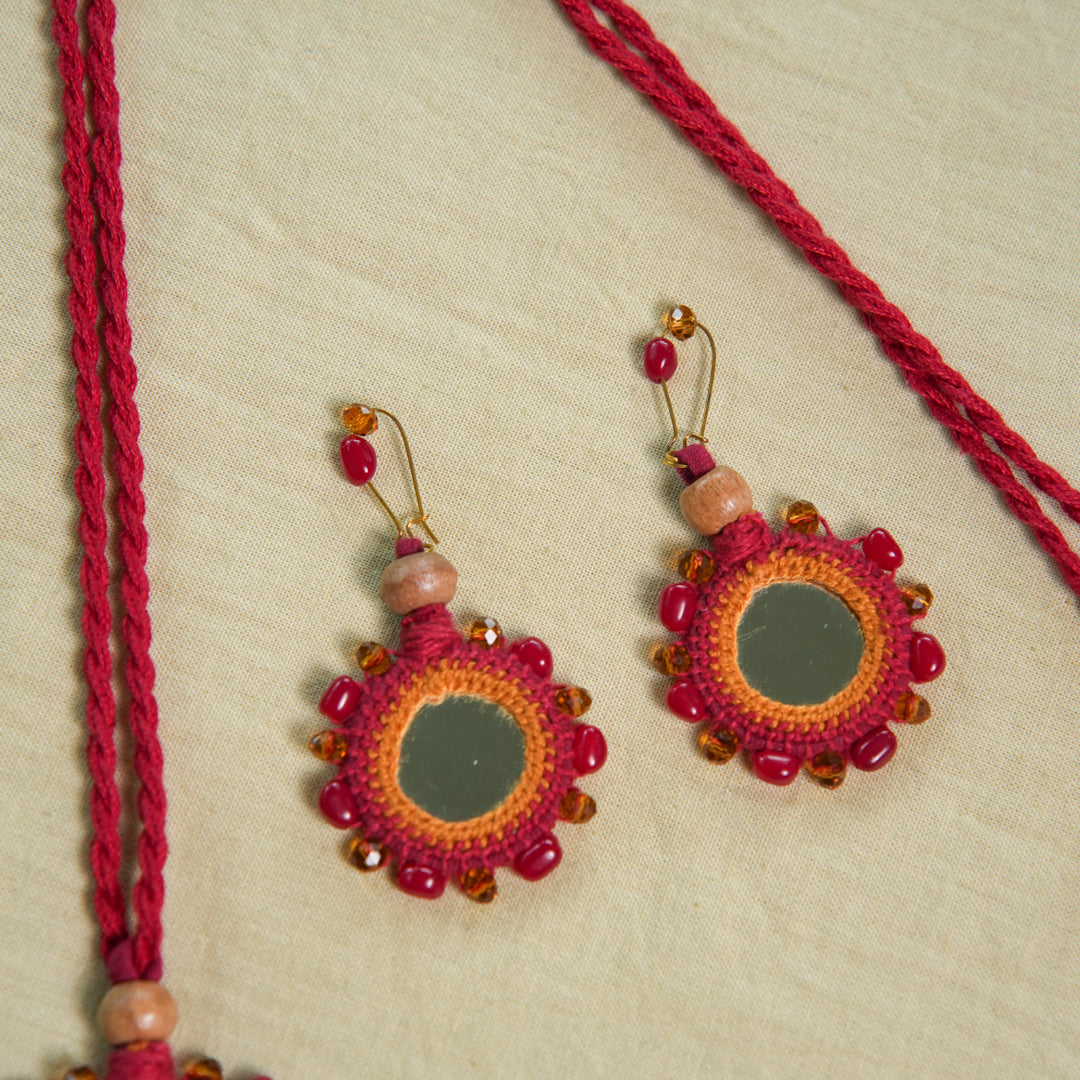 CIRCULAR MIRROR WITH CORNER BEADS