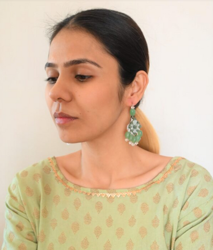 MIRROR EARING WITH JADE STONE